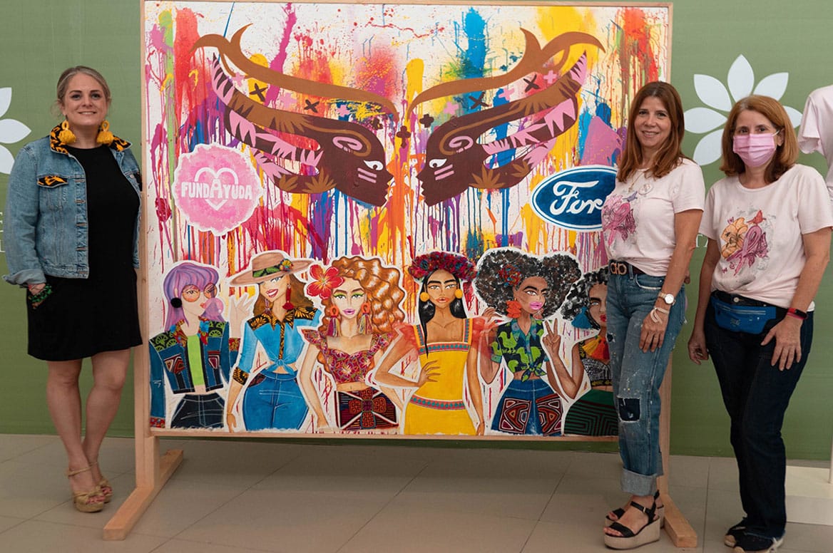 Guerreras Rosadas Ford presenta mural junto a FundAyuda para concienciar sobre la prevención del cáncer de mama