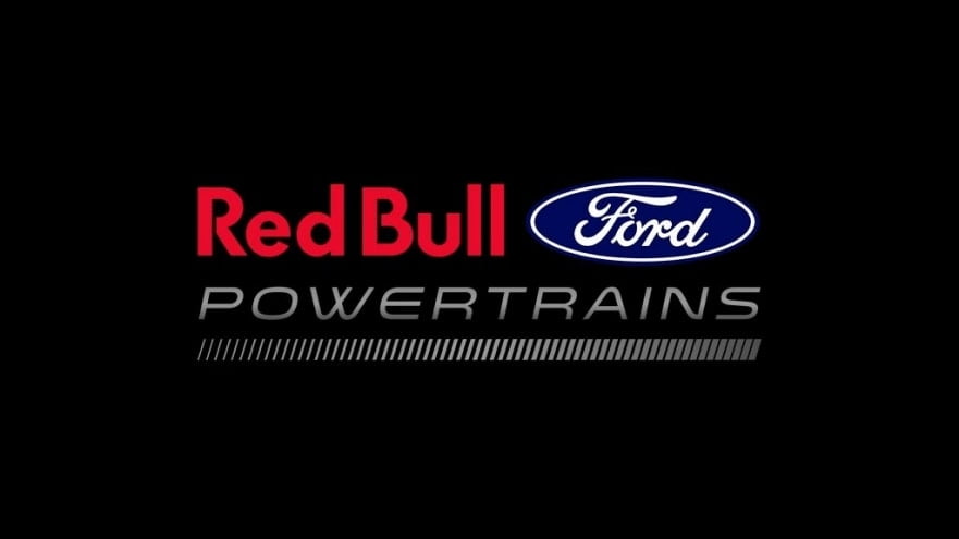 Nueva York, NY. a 3 de febrero, 2023 – Tras más de dos décadas, Ford regresa a la Fórmula 1. El ícono automotriz americano y Red Bull Powertrains estarán iniciando una asociación técnica estratégica de largo plazo para el desarrollo de la unidad de potencia híbrida de próxima generación que se utilizará en Fórmula 1 a partir de la temporada 2026 en adelante. Red Bull Ford Powertrains proveerá las unidades de potencia tanto para la escudería Oracle Red Bull Racing como para Scuderia Alpha Tauri desde 2026 hasta al menos 2030. “Este es el comienzo de un nuevo y emocionante capítulo en la historia de los deportes de motor de Ford que comenzó cuando mi bisabuelo ganó una carrera que ayudó en el lanzamiento de nuestra empresa”, dijo Bill Ford, Presidente Ejecutivo. “Ford, junto con los campeones mundiales, Oracle Red Bull Racing, está regresando a lo más alto del deporte, trayendo la larga tradición de innovación, sustentabilidad y electrificación de Ford a uno de los escenarios más visibles del mundo”. A partir de 2023, Ford y Red Bull Powertrains trabajarán en el desarrollo de la unidad de potencia que será parte de las nuevas regulaciones técnicas, incluyendo un motor eléctrico de 350kW y un motor de combustión capaz de alimentarse con combustible completamente sustentable, y que estará lista para la temporada 2026. “El regreso de Ford a la Fórmula 1 con Red Bull Racing es una clara muestra de hacia dónde nos dirigimos como empresa: vehículos y experiencias cada vez más eléctricos, definidos por software y modernos”, mencionó Jim Farley, presidente y CEO de Ford Motor Company. “F1 será una plataforma increíblemente rentable para innovar, compartir ideas, tecnología e interactuar con decenas de millones de nuevos clientes”. Ford proveerá su experiencia y conocimiento técnico en todas las áreas donde pueda agregar valor al equipo líder en el Campeonato Mundial. Las áreas que se explorarán en conjunto serán enfocadas en el motor de combustión y en desarrollos claves como tecnología de celdas de batería y motores eléctricos, así como software de control y análisis de unidades de potencia. “Es fantástico dar la bienvenida a Ford de regreso a la Fórmula 1 a través de esta alianza”, afirmó Christian Horner, Director y CEO del equipo Oracle Red Bull Racing. “Como fabricante de motores independiente, tener la capacidad de beneficiarnos de la experiencia de una armadora (OEM original equipment manufacturer por sus siglas en inglés) como Ford nos coloca en una buena posición frente a la competencia. Son un fabricante con un gran legado automovilístico que abarca generaciones. Desde Jim Clark hasta Ayrton Senna y Michael Schumacher, el linaje habla por sí solo. Para nosotros, como Red Bull Powertrains, abrir el próximo capítulo de esa dinastía, como Red Bull Ford, es tremendamente emocionante. 2026 aún está lejos, pero para nosotros el trabajo ya comienza a medida que miramos hacia un nuevo futuro y una evolución continua de Oracle Red Bull Racing”. Ford está invirtiendo $50 mil millones de dólares para liderar la revolución de la electrificación en el mundo. Es la segunda compañía líder de vehículos eléctricos en los EE. UU. impulsada por el éxito de F-150 Lightning y Mustang Mach-E, así como el líder del en muchos mercados alrededor del mundo con E-Transit. Como parte de su plan Ford+, Ford está trabajando para satisfacer la creciente demanda de los consumidores y ofrecer una tasa de ejecución anual de 600,000 vehículos eléctricos en todo el mundo para fines de este año y 2 millones en todo el mundo para fines de 2026. En 2026, Ford será el único fabricante que competirá en disciplinas de carreras desde los deportes de motor básicos hasta la Fórmula 1, que comprende WEC e IMSA, incluidas las 24 horas de Le Mans con Mustang GT3, WRC con el M-Sport Ford Puma Hybrid Rally1, Dakar con Ranger Raptor, Baja 1000 con Ranger Raptor y Bronco, y NASCAR, NHRA y Supercars con Mustang. Ford continúa aprovechando sus esfuerzos en carreras para acelerar las innovaciones, las últimas tecnologías y el software para los clientes y continuará haciéndolo a través de esta nueva asociación en la cumbre de los deportes de motor para los futuros vehículos eléctricos de Ford. “Estamos entrando en una nueva era emocionante para Ford Performance”, dijo Farley. “Competiremos para ganar en F1, la cúspide del deporte del motor, con Red Bull Racing. Los seguidores podrán ver al coupé deportivo más popular del mundo, Mustang, competir desde la base hasta los Super Cars australianos, NASCAR y Le Mans. Y construiremos nuestro liderazgo todoterreno en el Campeonato Mundial de Rally, King of Hammers y Baja 1000 y más. Mientras tanto, continuaremos emocionando al mundo con grandes ejemplos como SuperVan 4 y Mach-E 1400”.