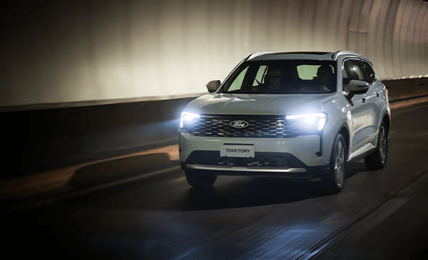 Ford Territory, SUV equipada con tecnologías de conducción, seguridad y conectividad. Conoce versiones, características y equipamiento.