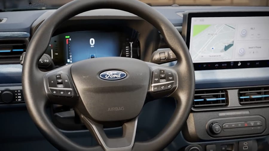 Pantalla Táctil Central Estándar de 13.2"