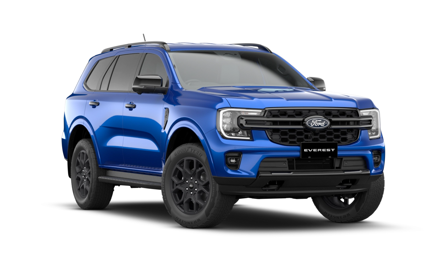 Descubre la nueva Ford Everest 4x4 Sport. Explora su tracción 4x4, rines de 20", asientos de cuero con calefacción y ventilación, cámara 360° y BLIS. ¡Cotiza la tuya!