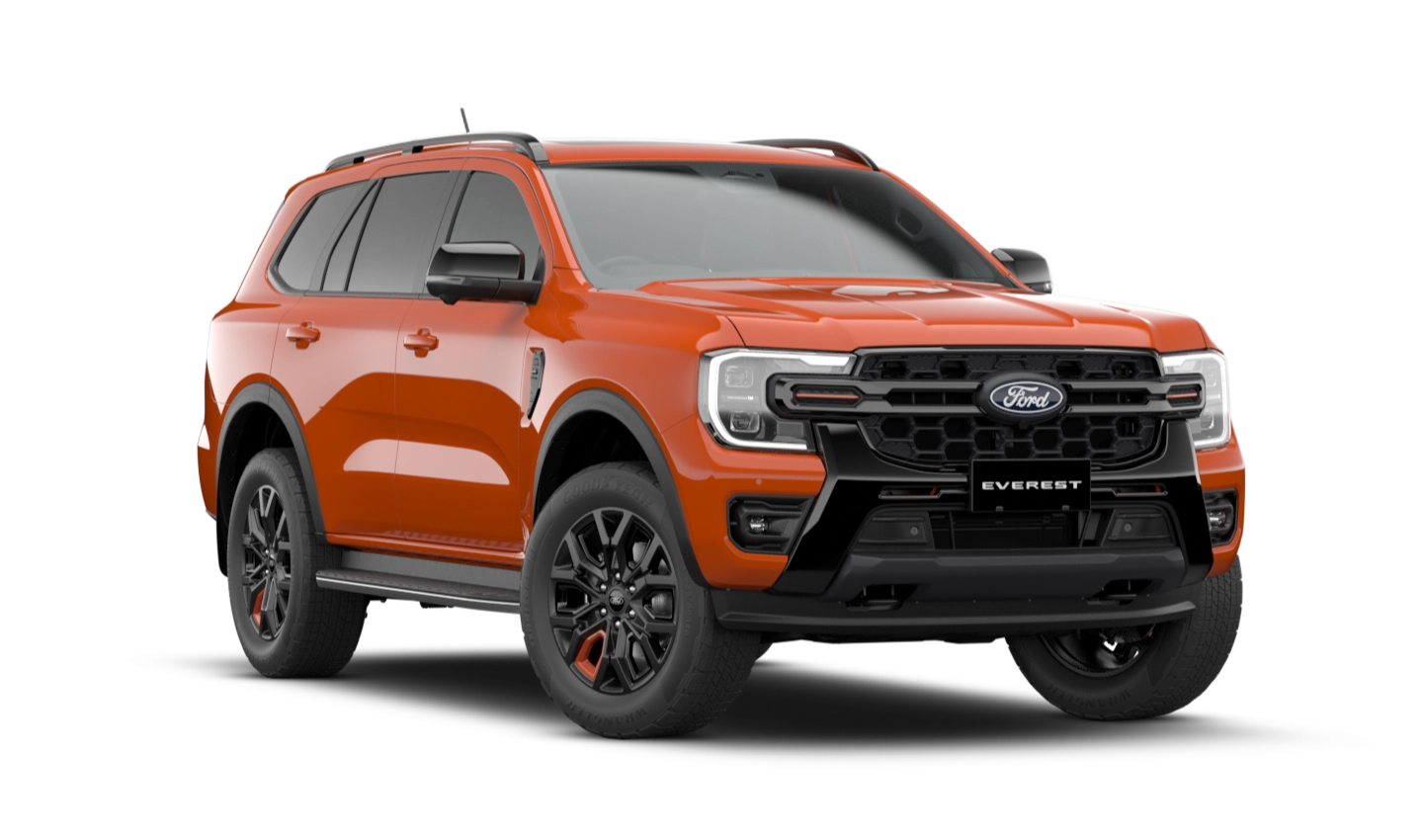 Explora la Ford Everest 4x4 Wildtrak. Descubre su techo panorámico, rines de 20", pantalla digital de 12.4", asientos de cuero con ajuste eléctrico y cámaras 360°. ¡Conócela!